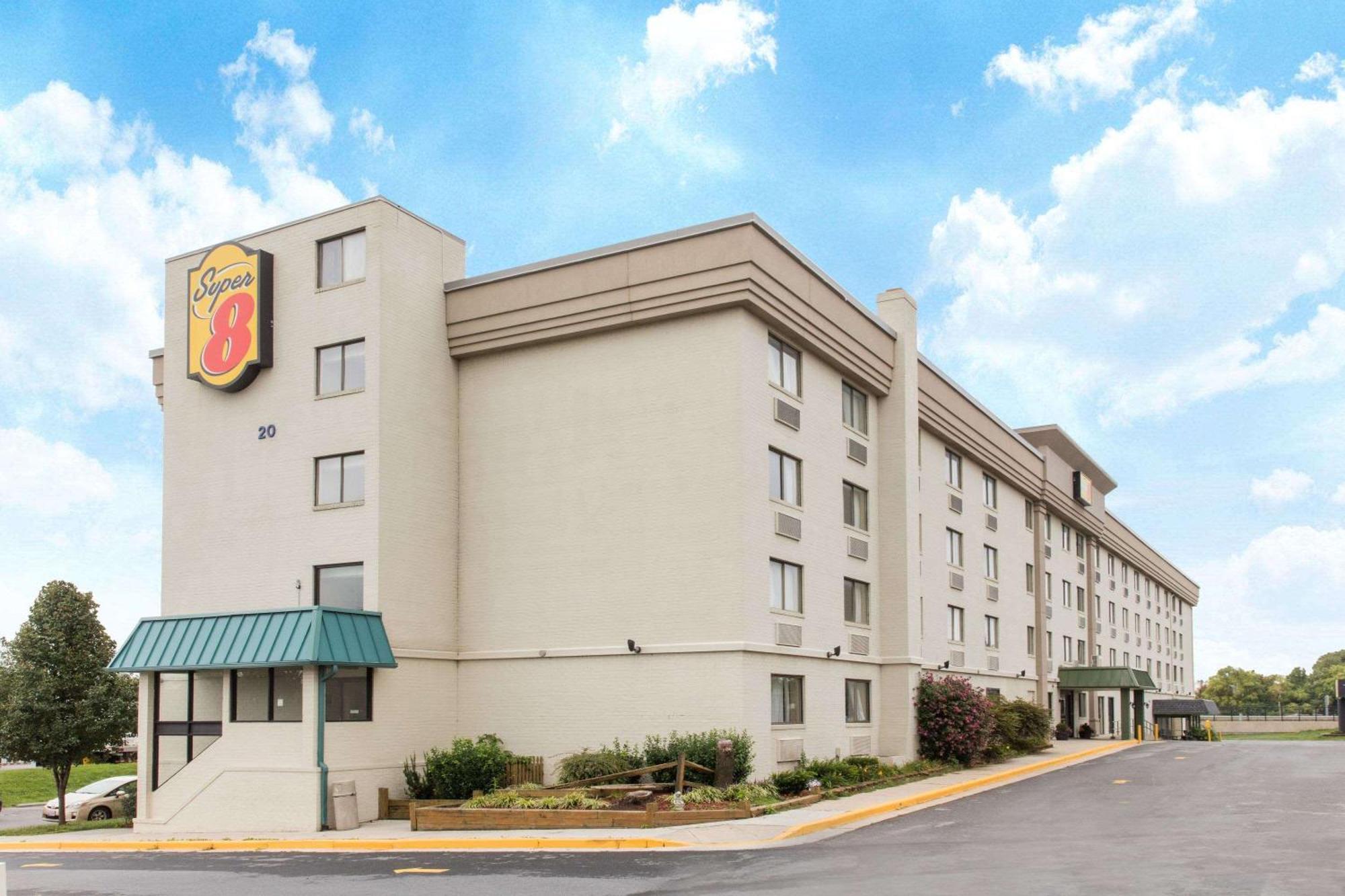 Super 8 By Wyndham Frederick Hotel Exterior foto